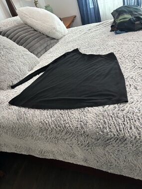 Plus size Addition Elle Black Asymmetrical One-Shoulder Top